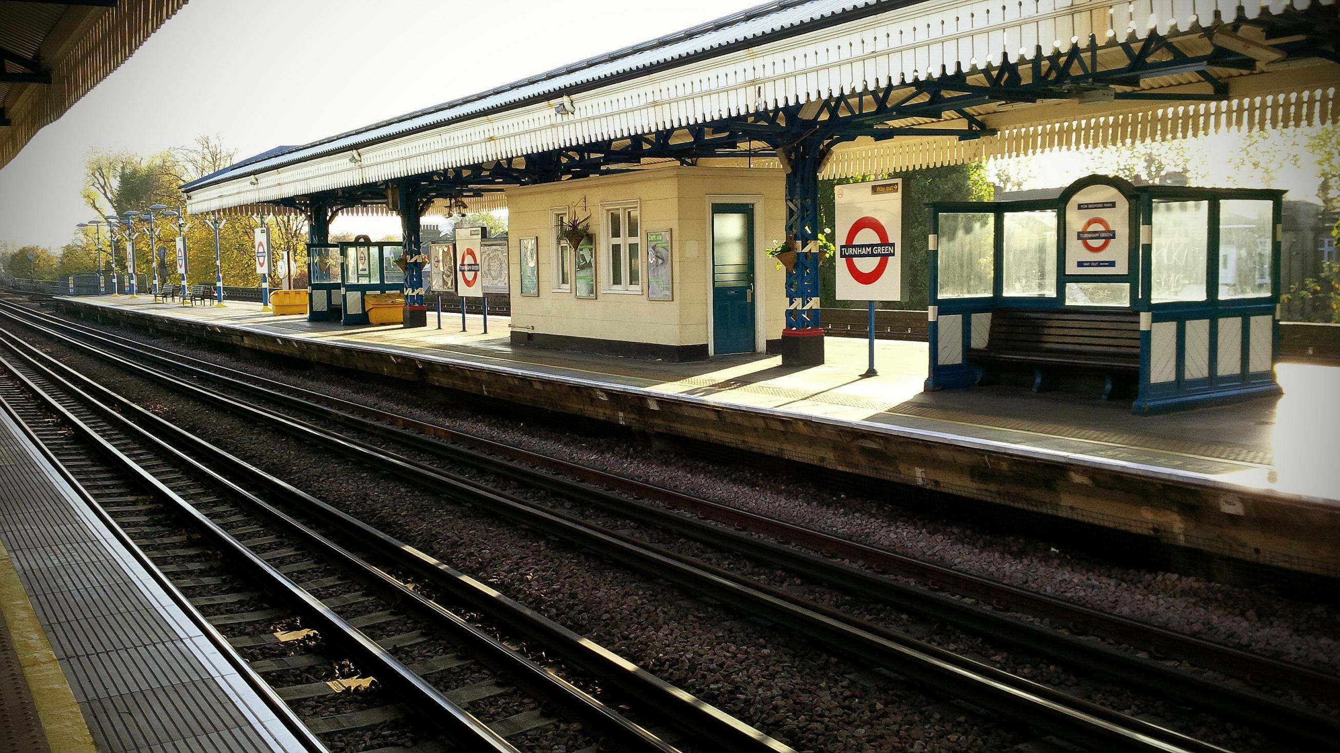 Turnham Green Fire Sparks Major Delays on Piccadilly and District Lines